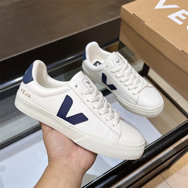 Sneakers |  Le sneaker V-90 O.T.L. blanc et bourgogne Femme Chaussures Femme